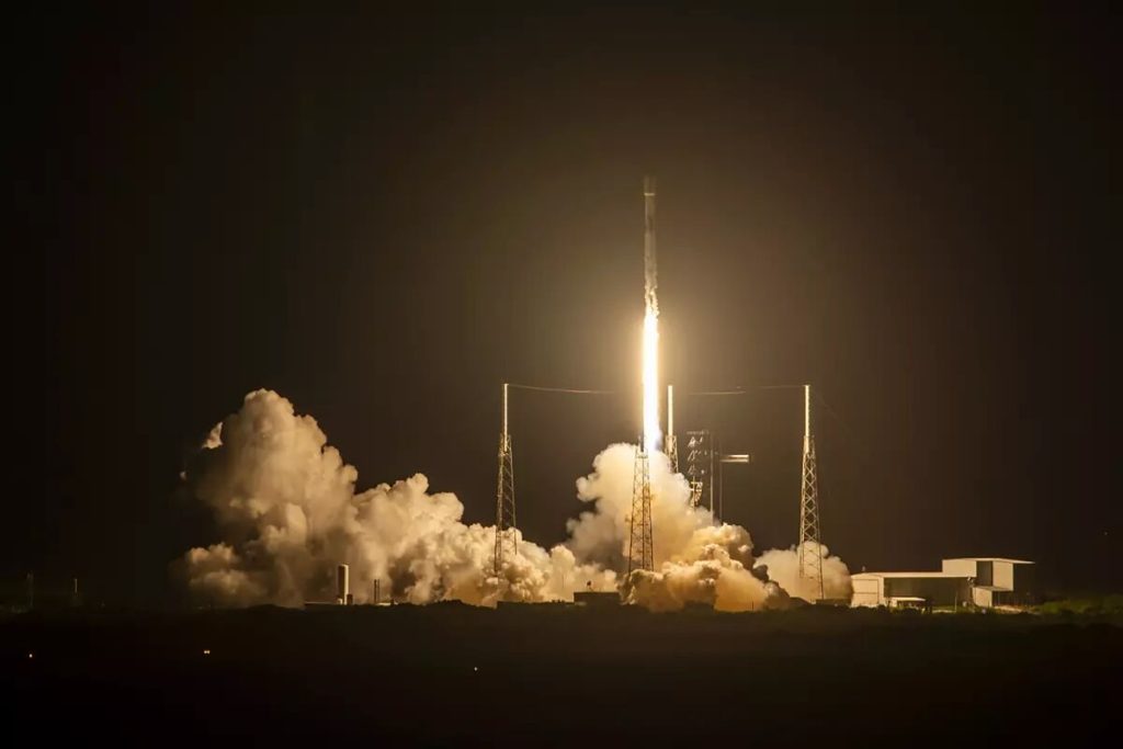 ¡Impacto en el Espacio! EE. UU. Detiene Lanzamientos de SpaceX