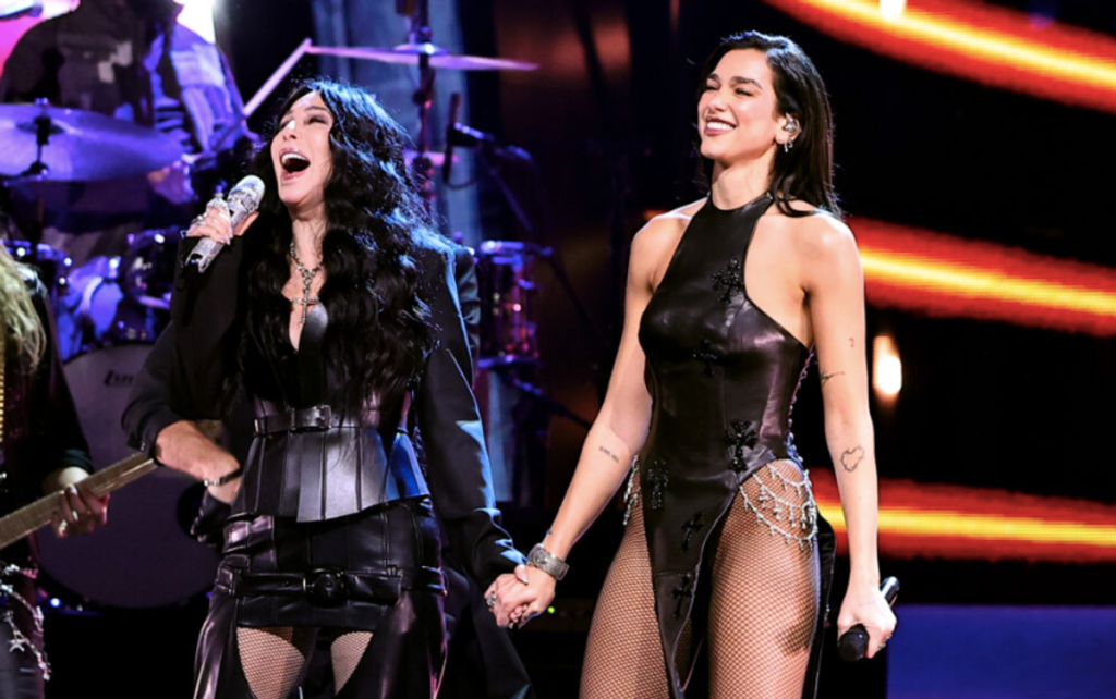 Dua Lipa y Cher deslumbra en el Rock & Roll Hall Of Fame