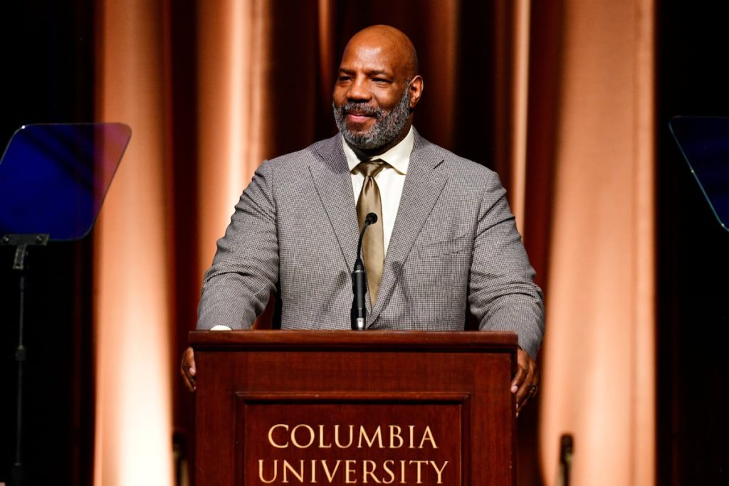 Jelani Cobb revela los temas ignotos sobre Trump que asustan a los medios