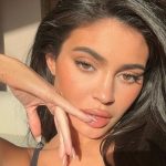 Kylie Jenner confirma la tendencia de uñas cuadradas para este otoño