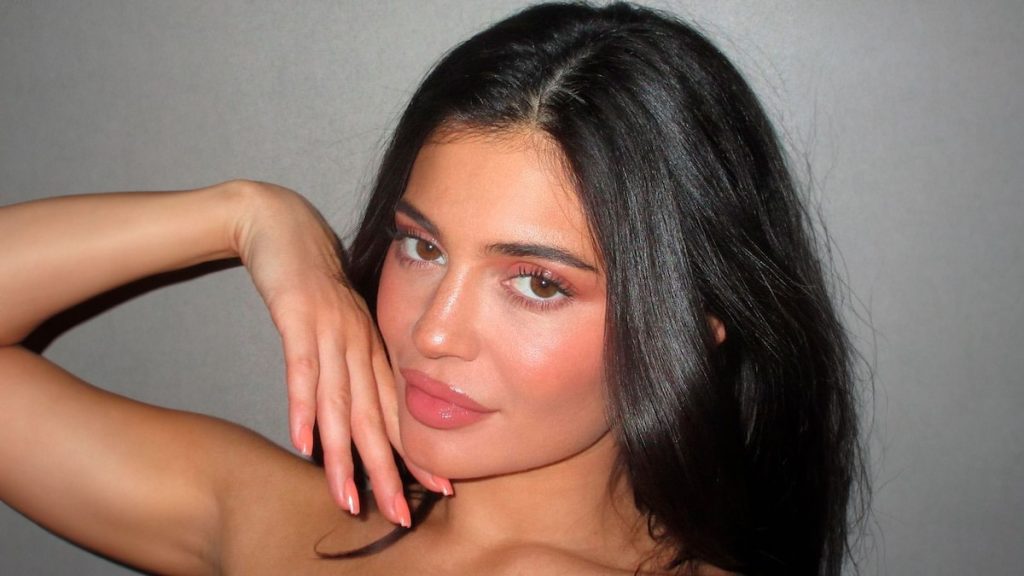 La manicura joya de Kylie Jenner para un cumpleaños inolvidable