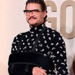 Pedro Pascal y su brazo en cabestrillo: ¿qué sucedió en los Globos de Oro?