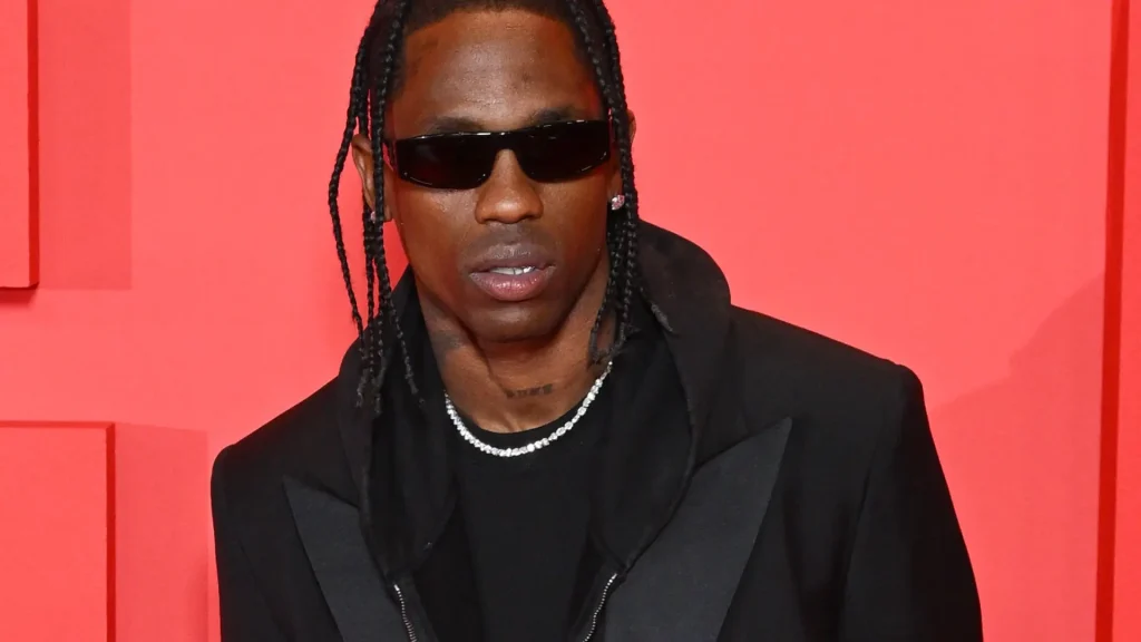 Travis Scott, ex de Kylie Jenner, arrestado por allanamiento