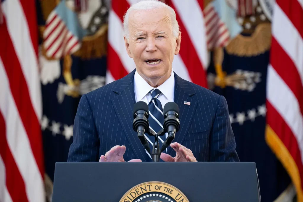 Biden urge a bajar la temperatura política en EE. UU.