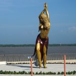 Caderas de una estatua brillan en homenaje a Shakira en Barranquilla