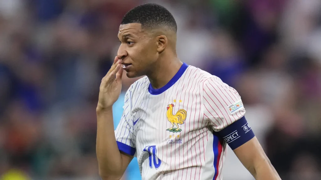 Deschamps sorprende al excluir a Kylian Mbappé de Francia