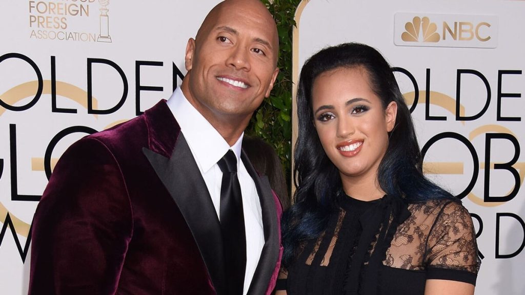 Dwayne Johnson celebra a su hija luchadora de catch con orgullo