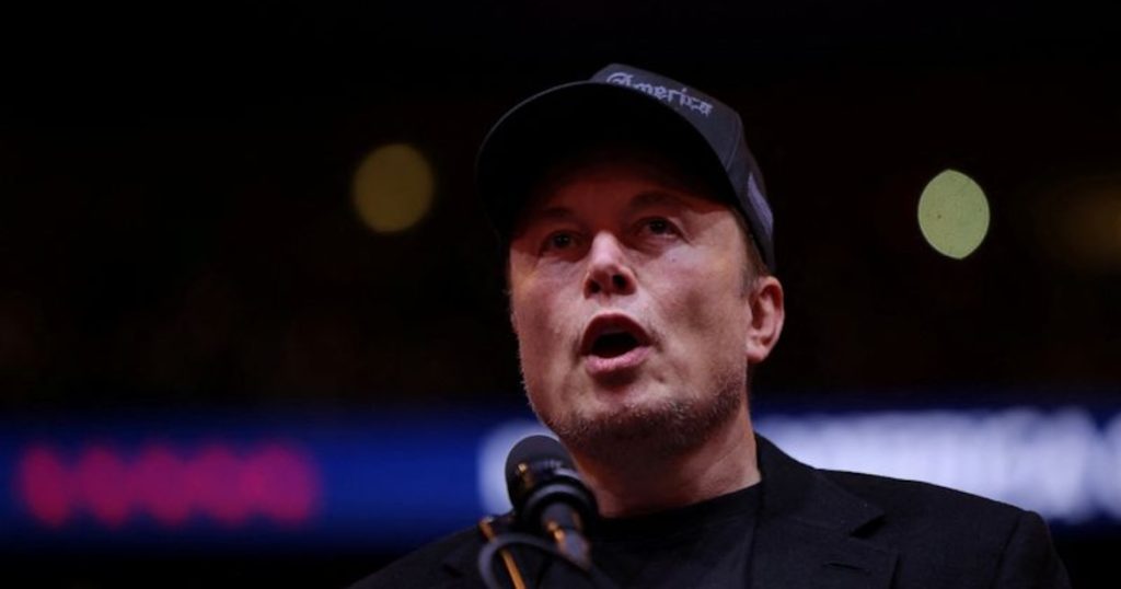 Elon Musk se une a Donald Trump en la noche electoral 2024