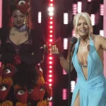 Karol G sorprende con actuación en su Latin Grammy: "Esto es para todos"