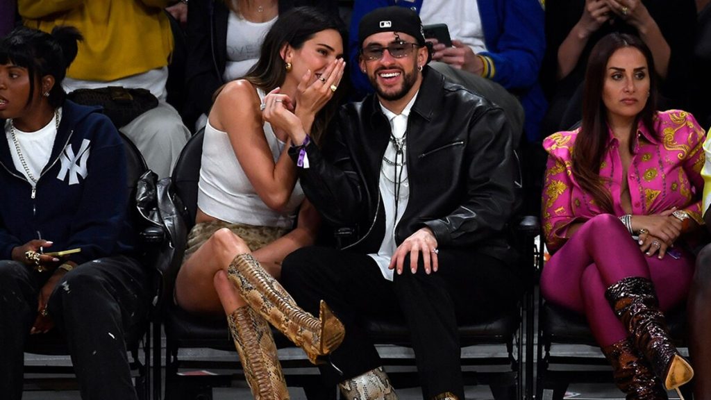 Kendall Jenner y Bad Bunny deslumbran en el concierto de Drake