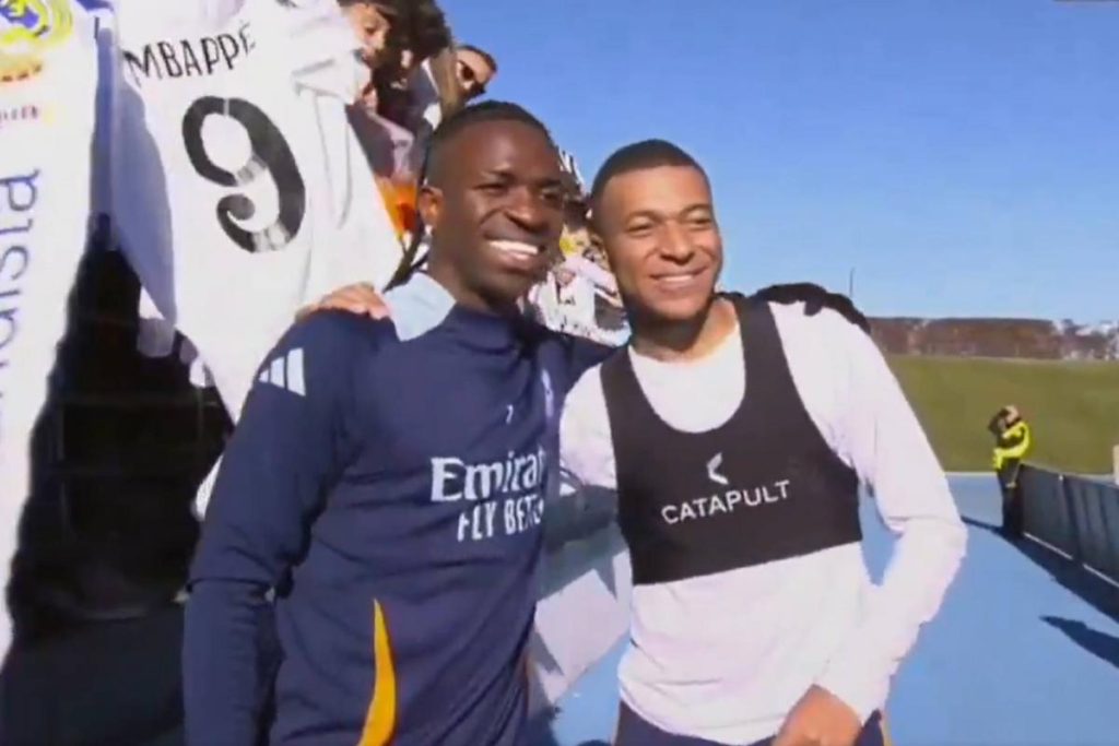 Vinicius y Mbappé se lanzan piropos de goles en Nochevieja