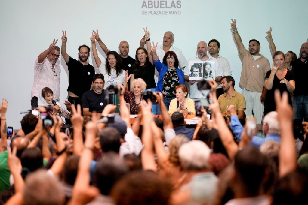 Abuelas de Plaza de Mayo celebra el reencuentro: un triunfo contra el negacionismo