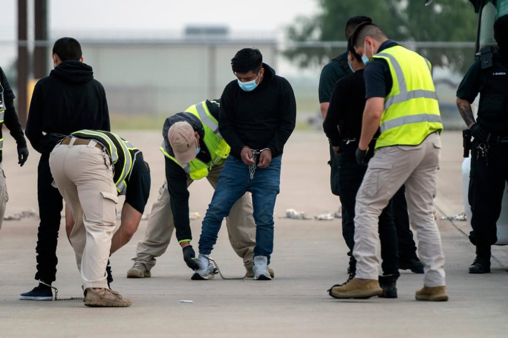 Congreso respalda ley de deportación de Trump: apoyo demócrata