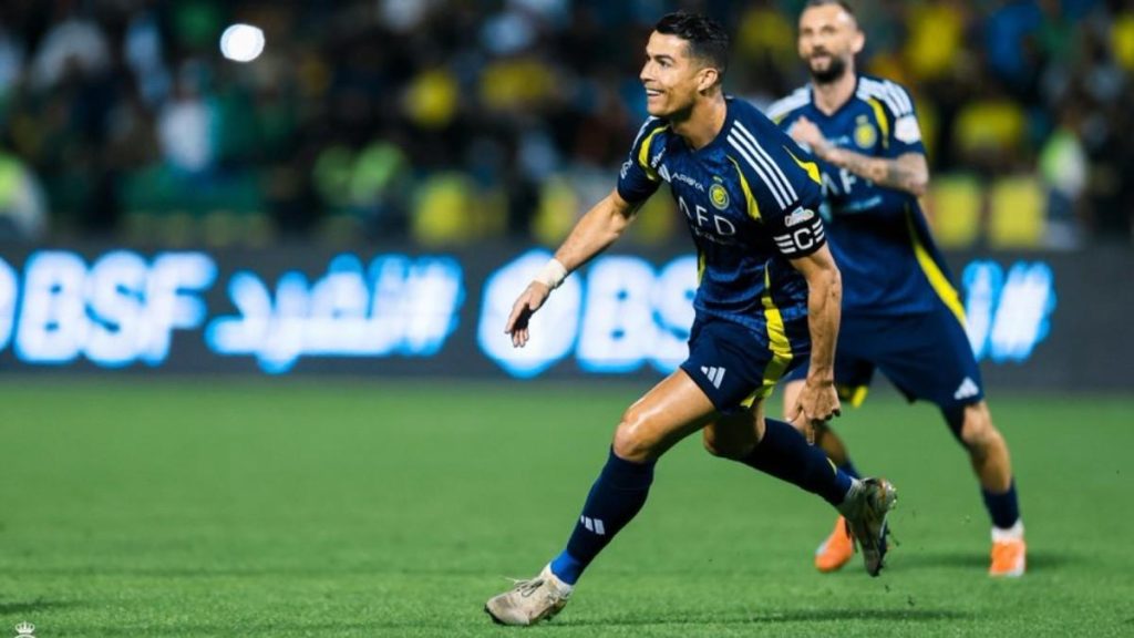 Cristiano brilla con un doblete en la victoria del Al Nassr