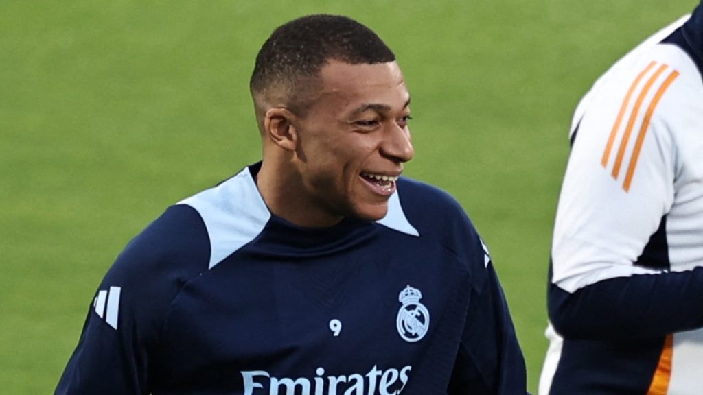 Mbappé y los tres mosqueteros: un cuento de fútbol y amistad