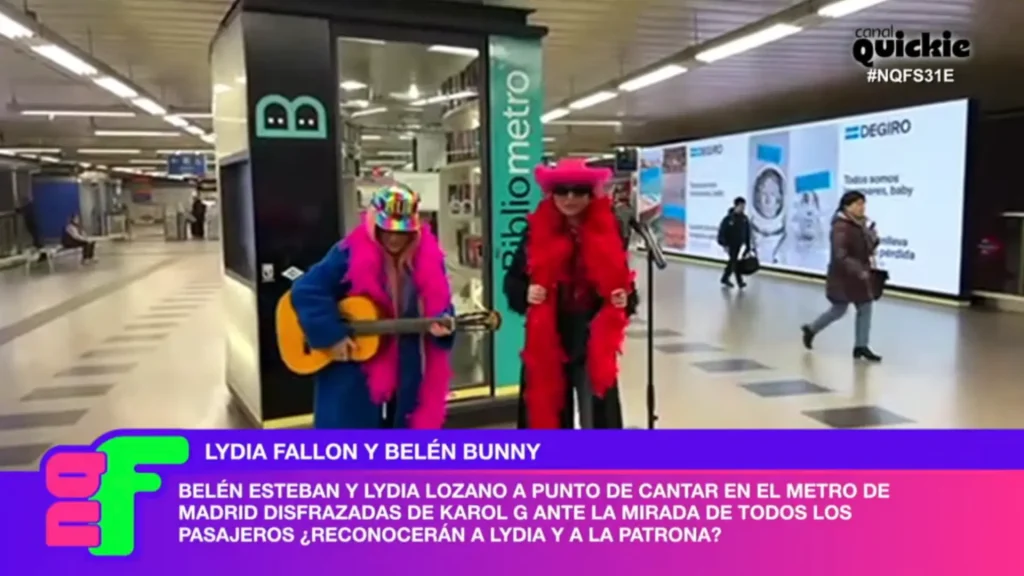 Belén Esteban y Lydia Lozano sorprenden en el metro cantando Karol G